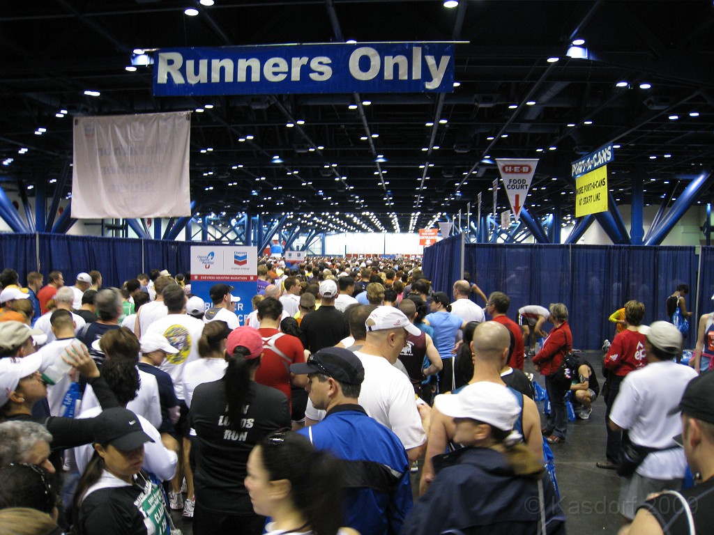 Houston ep5K 2009 0680.jpg - The 2009 Houston elpaso marathon, half marathon and 5K race. I ran in the 5K race on a great weather day! A new PR and lots of activity made a fun weekend.